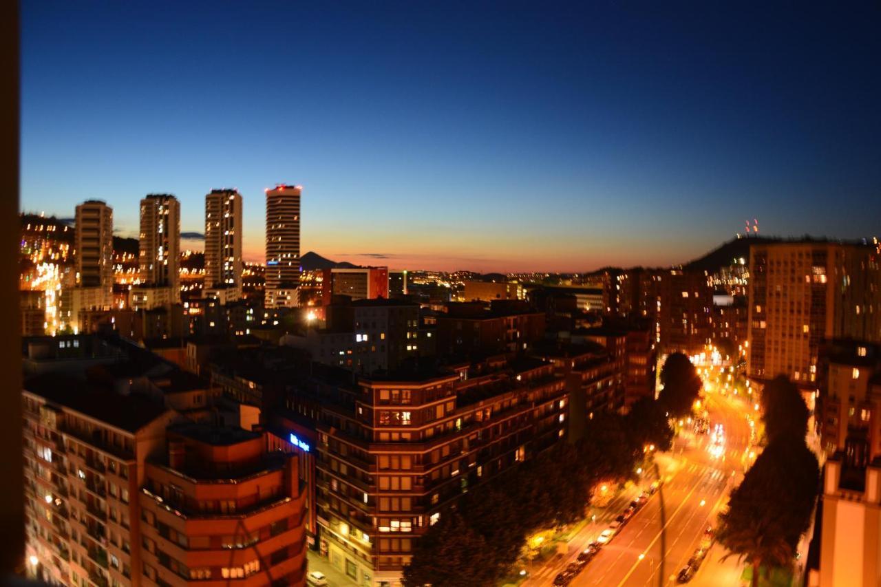 Superviews, Parking 24H Vigilado Incluido Y Netflix En Habitacion Independiente Con Bano Privado En Apartamento Particular, Francais&English Bilbao Exteriér fotografie